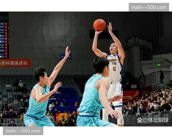 广厦七连胜紧追上海 胡金秋高效内线统治力成球队稳定器 广厦七连胜紧追上海 胡金秋高效内线统治力成球队稳定器